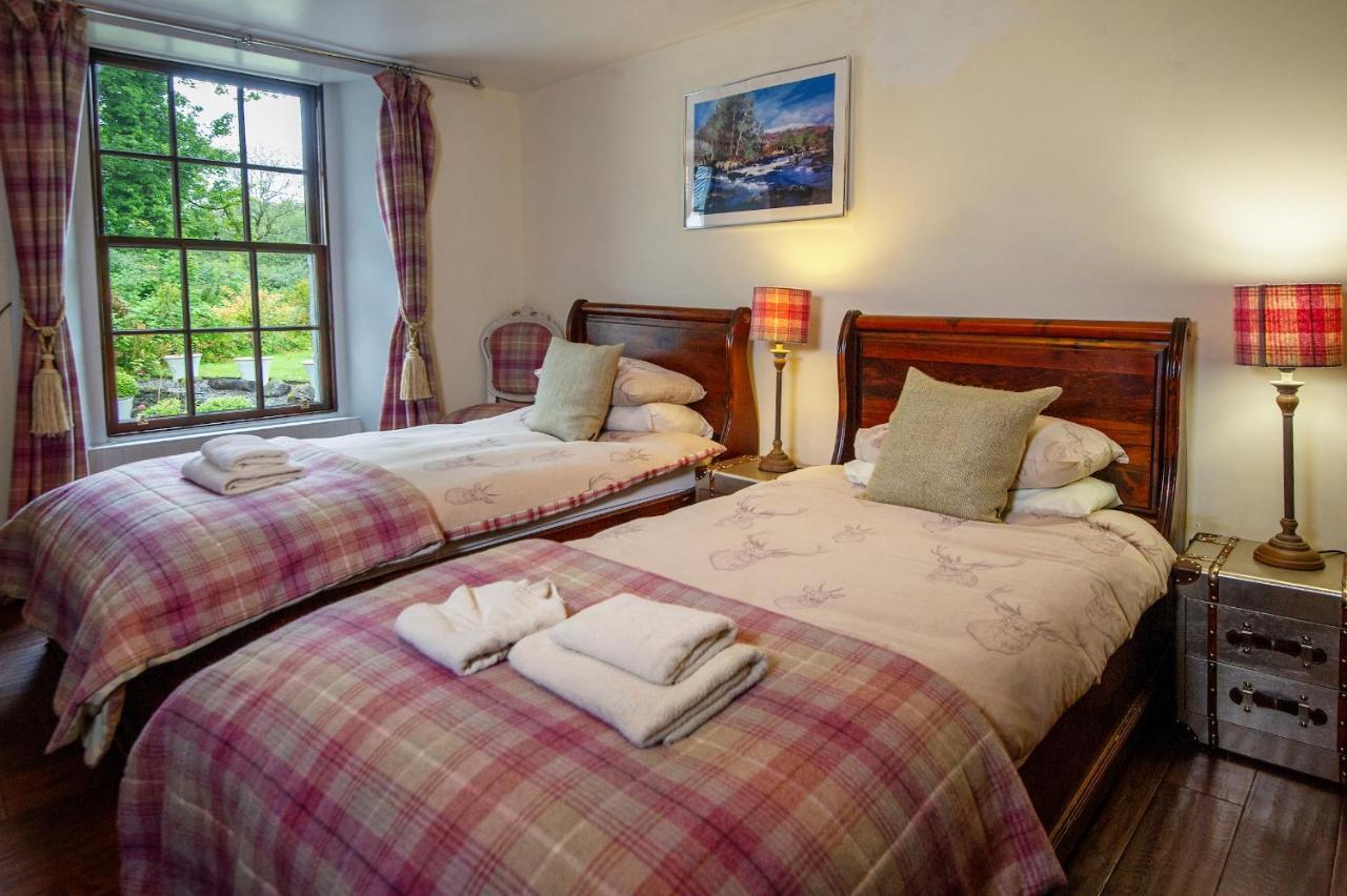 The Falls Of Dochart Inn Killin Eksteriør bilde