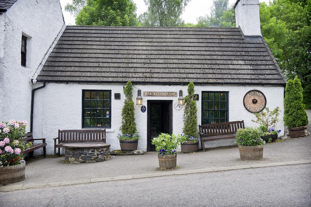 The Falls Of Dochart Inn Killin Eksteriør bilde